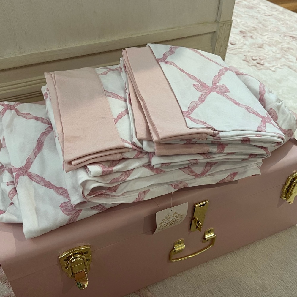 TBBC Pink Bow Meade Queen Size Sheet Set